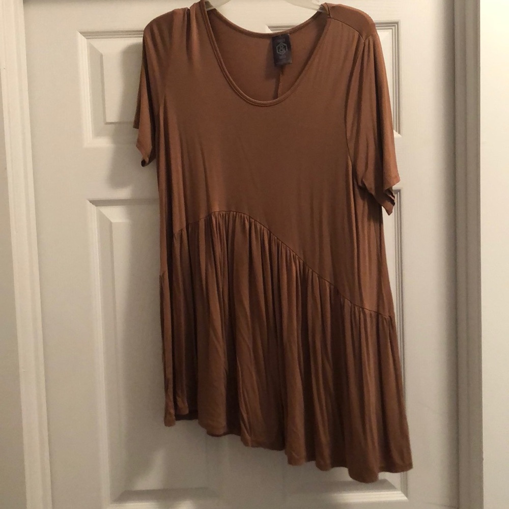 Agnes and Dora top